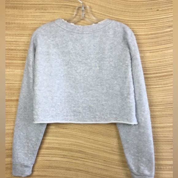 Alo Yoga Distressed Cropped Crew Neck Sweatshirt In Heather Gray Size S - Picture 4 of 9